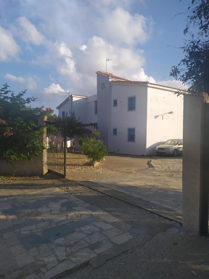 Seaview Saravari Studios Agios Alexandros Exterior photo